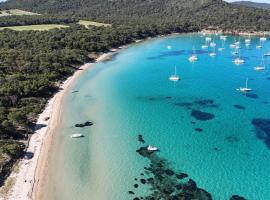 Villa Kalliopé - Vue mer - new, hotel in Hyères