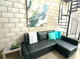 Modern 2 Bdrm w/Parking in the Heart of Hillcrest, hotel en San Diego