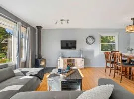 Nineteen55 4BR Parkside Home in Central Red Deer