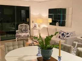 Charmosa Casa em bairro nobre de Curitiba