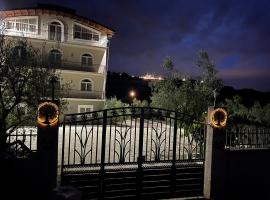 Luna Guest House, ξενοδοχείο στο Δυρράχιο