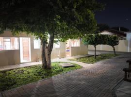 Bungalow Guest House Phase 4, hotel v destinaci Gaborone