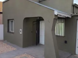 Casa Vélez - cómoda, moderna y bien ubicada en Tres Arroyos