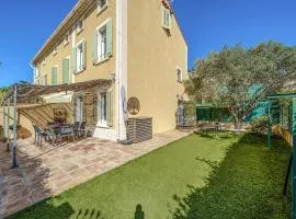 3 Bedroom Lovely Home In Sanary-Sur-Mer