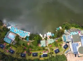 Bunyonyi Safaris Resort