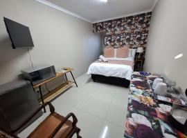 Addo River Den, hotel in Gqeberha