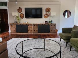 The Nama Retreat, hotel en Knoxville