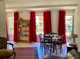 Appartment place d'équerre