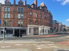 Contactless Check In - Spacious New-York Style Penthouse Apartment in Leeds City Centre