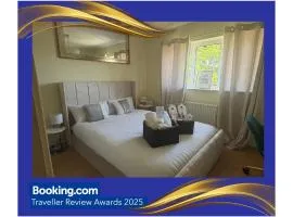 Misk Homes #2 Near Heathrow Airport, shops & Brunel University - Free Parking