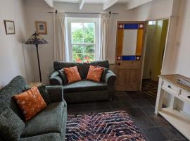 Traditional Fisherman's Cottage with 3 bedrooms, хотел в Маусхол