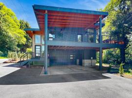 Whispering Waters Retreat, hotel v destinaci Pacific City