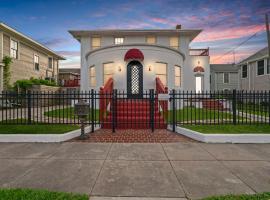 Sinatra House Up Walk to Pleasure Pier and Fun, hotel v destinaci Galveston