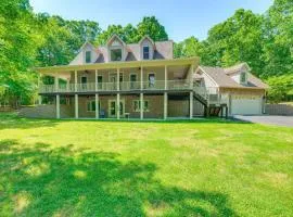 Hot Tub and Amenity Access Lake Anna Retreat!