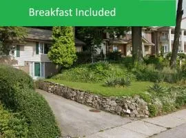 Niagara Riverview Closest to Falls, Free Breakfast Delivered Daily