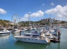 Romantic Fun Yacht Getaway, Torquay, England