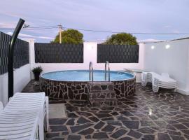 Apartment Snjezana, hotel a Marina