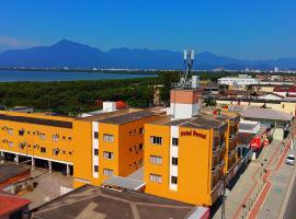 Hotel Pontal، فندق في باليوسا