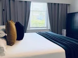 Modern King Room Private Ensuite Vancouver West