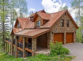 Luxury Mountain Retreat with Hot Tub and Views