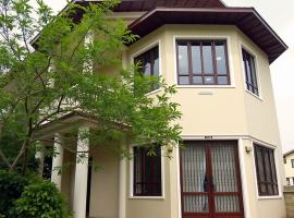 Thilina Rest House, hotel v destinaci Madampe