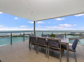 Majestic Waterfront Lagoon with Harbour Views & Cafes, hotel in Darwin
