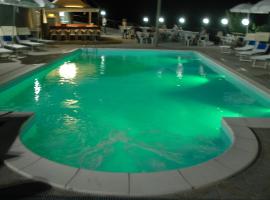 Agriturismo La Palombara, hotel in Paola