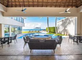 Oceanfront Villa - Private Beach at the Hotel Zone