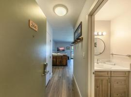244 Bldg C condo, hotel in Truckee