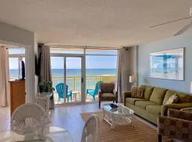 Gorgeous Oceanfront 3 Bedrooms Condo Sleeps up to10 people - Initial supply of Linens Included