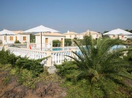 Navarone Beach Apartments, hotel with parking in Petrokhorion
