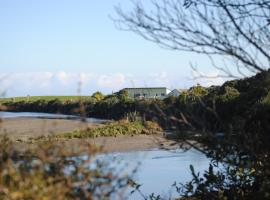 Hoki Boatshed Holiday Accommodation, apartment in Hokitika