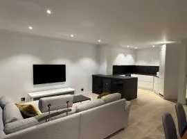 Modern Apartment in City Center with Parking Garage