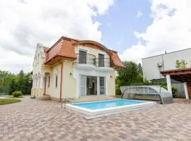 Golden Bridge Deluxe Home - 4BR, terrace, bar, privat pool, grill, pet friendly