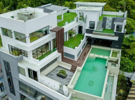 Skyluxe Hotel, hotel com banheiras de hidromassagem em Sampong