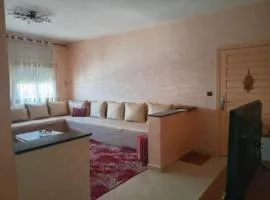 Appartement confortable en face du complexe scolaire newton