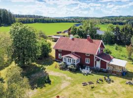 6 Bedroom Cozy Home In Högsäter, hotel v destinaci Högsäter