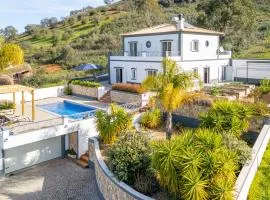 Villa Serena-gorgeous Rural Family Villa & Pool