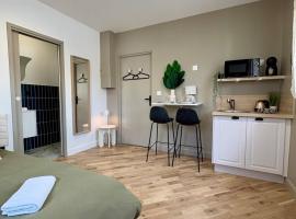 Le Studio, hotel v destinaci Anstaing