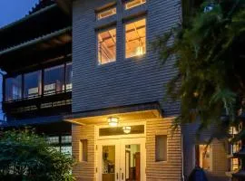尾道の家 Onomichi House - 千光寺の麓 時を超える映画のワンシーンへ - Supported by COCOSTAY