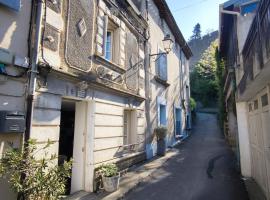 Maison des Remparts nichée sous la Cité