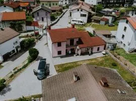 Jakova Hiša