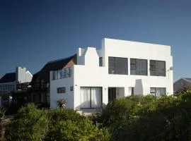 Meraki - Greek style beach house in Boggoms Bay