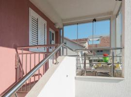 Modern Seaside Apartment with Balcony - Erika,Donja Lastva, Hotel in Donja Lastva