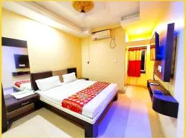 PURI HOTEL GOURI ! PALACE - Restaurant - Room Service - Free Parking & Wifi Service - Comfortable & Spacious Rooms Facilities - Near Sea Beach - Fully Air Conditioned - A Premium Hotel In Puri
