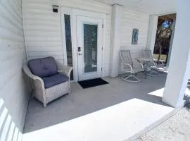 Egret - 1st Floor Freshly Updated Kit W&D 3 Miles to Beach