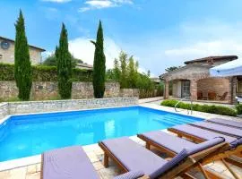 Villa Camelina
