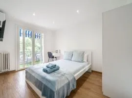 Modern apartment, steps from tramway
