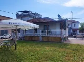 Nikis House
