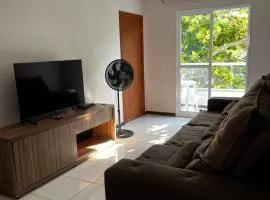 Apartamento completo a 2 min à pé da praia